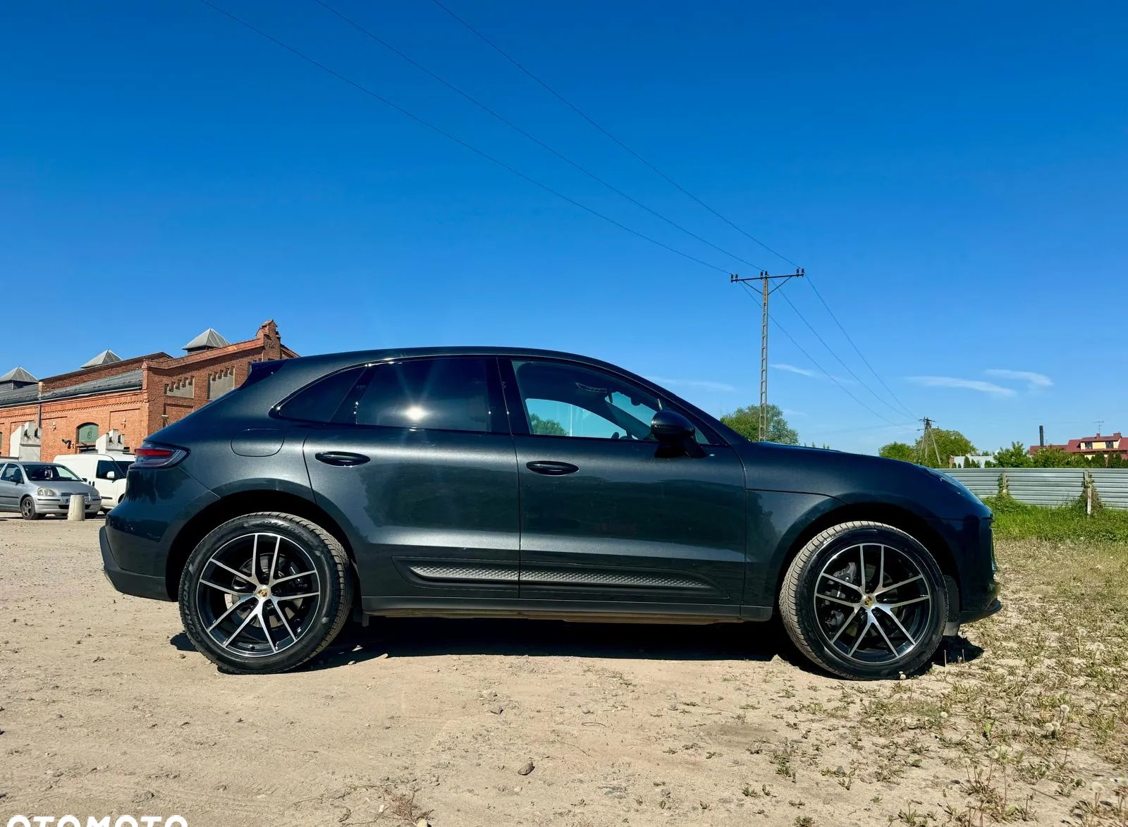 Porsche Macan cena 320000 przebieg: 16000, rok produkcji 2023 z Warszawa małe 254